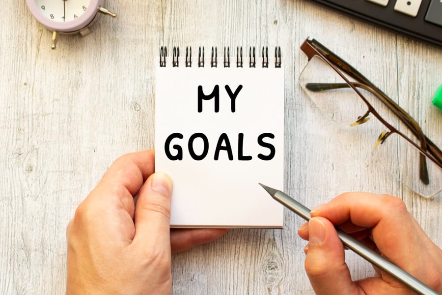 set realistic goals to overcome low-self esteem